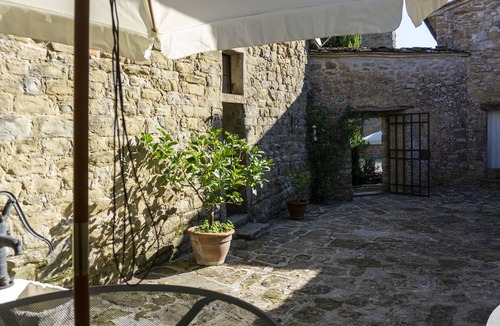 Bivio Lugnano Villa | Villa Borgo Pietra Antica, an historical residence with a unique charm