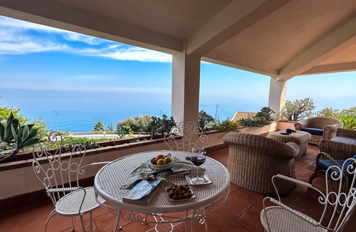 Gioiosa Marea Villa | Villa by the sea "Villa Fortunato"
