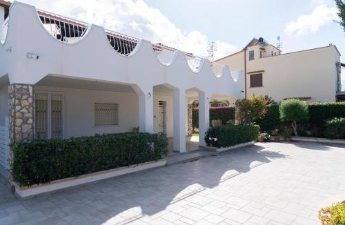 Carini Apartment | Villa Claudia e Simone
