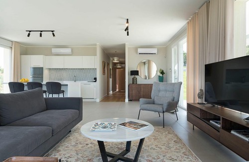 Noto Villa | Villa Colleverde - Modern vacation villa with private pool in the south of Sicily