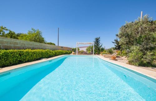 Castrignano del Capo Villa | Villa con Piscina e Jacuzzi Privata a Leuca