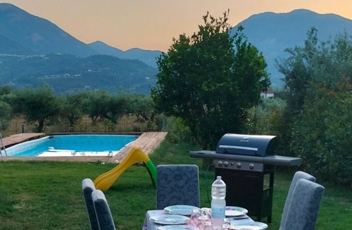 Lauria RV Rental | Villa con tende glamping immersa nella natura.