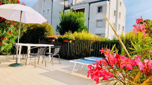 Lido di Jesolo Apartment | Villa Daniela con piscina - Carraro Immobiliare - Family Apartments