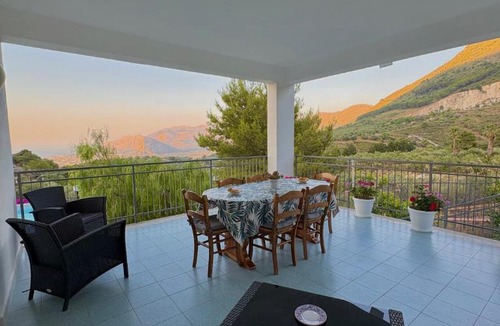 Carini House | Villa Falco