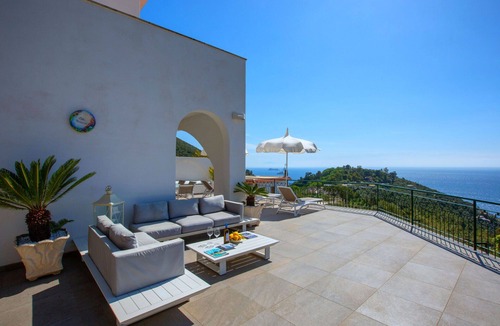 Nerano Villa | Villa in Nerano with 5 bedrooms sleeps 10