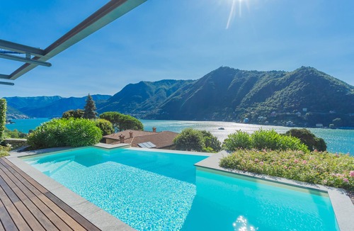 Como Villa | Villa Infinity in Como