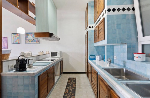 San Cataldo Villa | Villa 'La Dimora di Patty' with Sea View, Wi-Fi and Air Conditioning