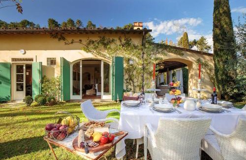 Camaiore Villa | Villa Label, when creativity meets style in endless romanticism