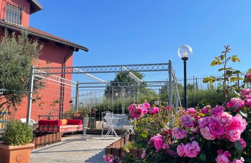 Borgonovo Apartment | Villa Lilli Beta Bella - Appartamento Rosso Whispering Vines