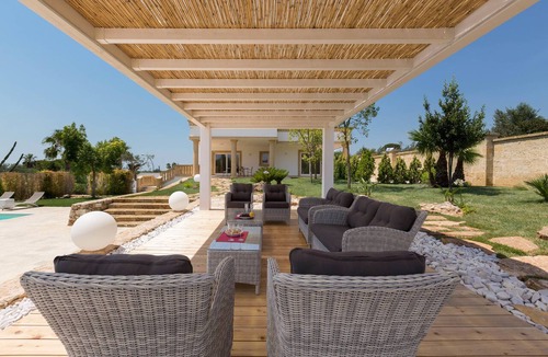Parabita House | Villa Loran