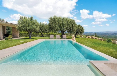 Noto Villa | Villa Nivura, Elegance Amid Olive Groves