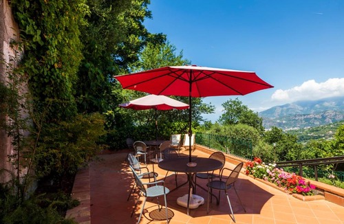 Sant'Agata sui Due Golfi Hotel | Villa Romita