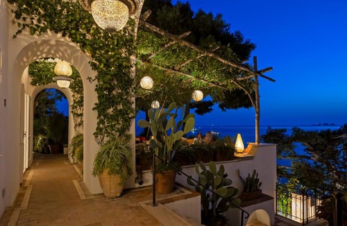 Arienzo Hotel | Villa Treville