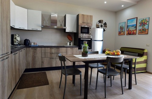Castellana Grotte Villa | Villa with pool for 8 guests with 3 bedrooms