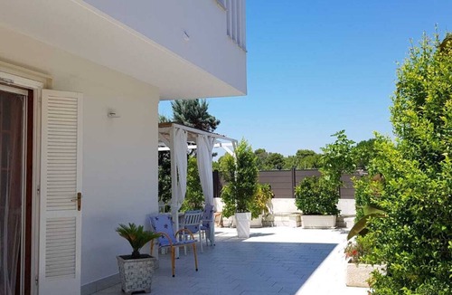 Rivabella Villa | Villa within walking distance of the beach