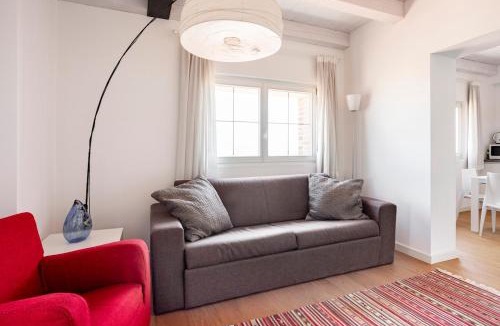 Longa Apartment | WAVE'S GLASS Industrial loft in old Murano