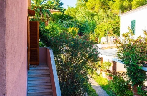 Bagnaia Apartment | Wohnung Baia 2 - Casa Rossella by Interhome