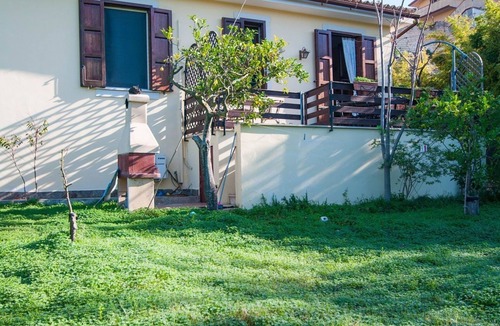 Noto Marina House | Wonderful private villa for 6 people with WIFI, A/C, TV, terrace and pets allowed