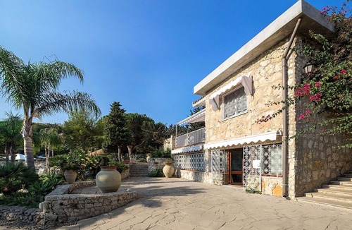 Plemmirio Villa | Wonderful private villa for 10 people with private pool, WIFI, A/C, TV and terrace