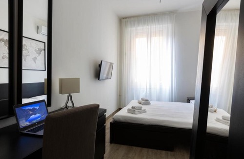 Affori Apartment | Yellow Line Apartment
