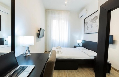 Affori Apartment | Yellow Line Apartment