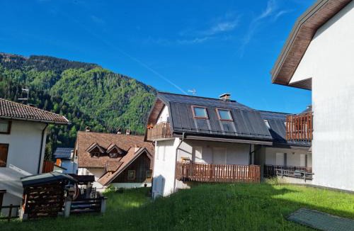 Ravascletto Apartment | Zoncolan Secret Escape - WiFi - Netflix - Parking