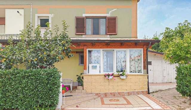 4 bedroom lovely apartment in Roccaspinalveti