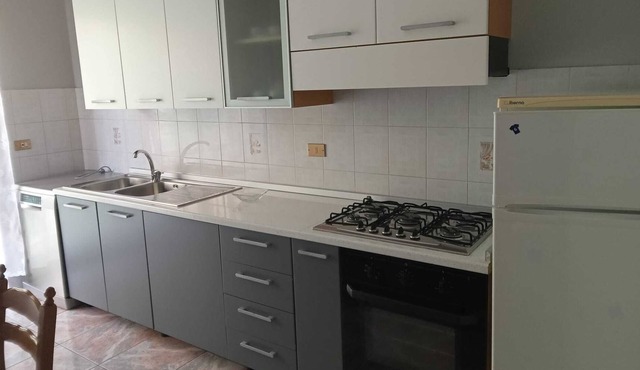 6 bed apartment 10 minutes from the sea by car