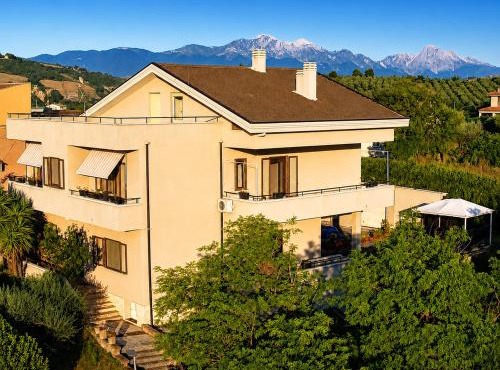 Abruzzo Hills Villa