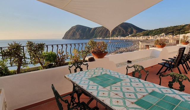 Aeolian Islands Lipari - Canneto - Calandra 6+2 holiday homeseolie