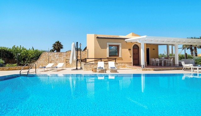 Afrodite - Holiday Villa with swimming pool in Custonaci, North Sicily