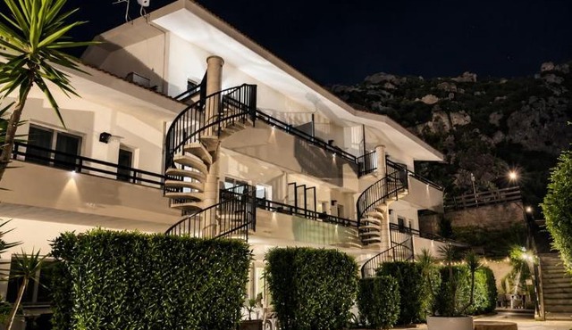 Albatros Apartments