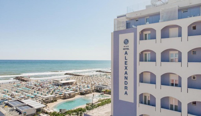 Alexandra BB & Brunch - Beach Front - Healthy XXL Breakfast & Brunch until 12 30