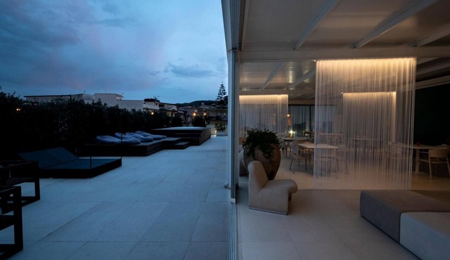Alkamuri Posh Hotel Spa 107 Jacuzzi Suite