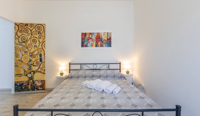 Apartment 'Bilocale In Villa Con Piscina' with Mountain View, Shared Pool and Wi-Fi