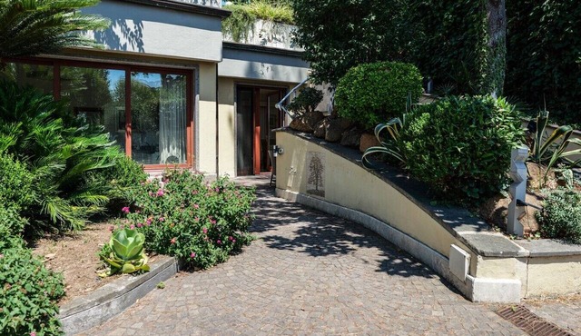 Apartment in a Villa with a Garden