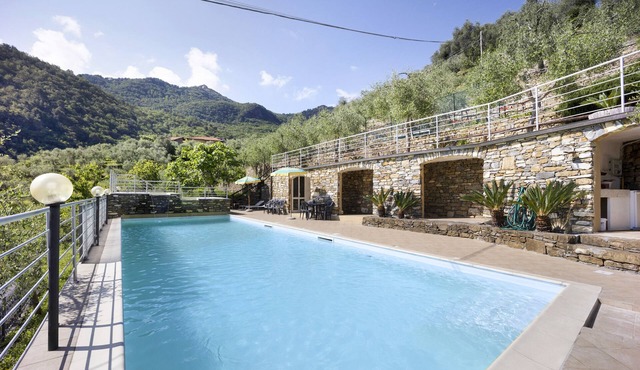 Apartment 'La Cicala 1' with Shared Pool, Private Terrace and Shared Garden