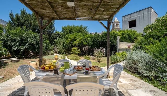 Apartment "La Dimora Elia'" with Private Garden & Wi-Fi