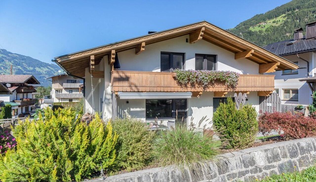 Apartment Sylvia with Mountain View, Terrace & Wi-Fi