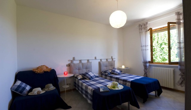 APARTMENT WITH INDEPENDENT ENTRANCE TO OSIMO IN PRIVATE HOUSE WITH GARDEN