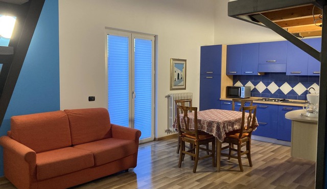 App with 2 ideal e rooms for 4 people with lake view and private parking space