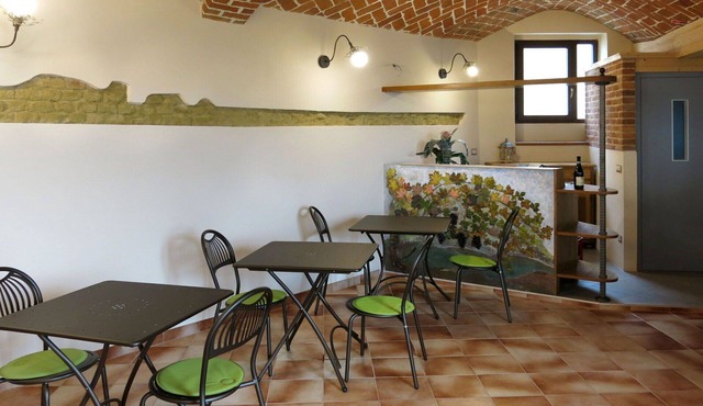 Beautiful apartment for 9 guests with pool, A/C, WIFI, TV, patio and pets allowed