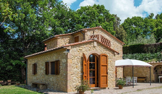 Beautiful private villa for 2 people with WIFI, TV and terrace
