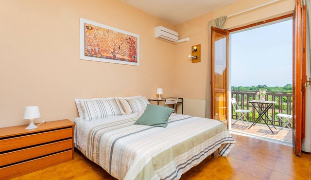Bed and Breakfast 'Carolea - Frantoio' with Shared Pool, Wi-Fi and Air Conditioning