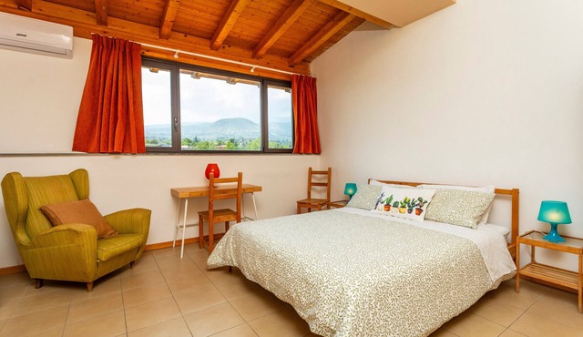 Bed and Breakfast 'Carolea - Nocellara Dell'Etna' with Shared Pool, Wi-Fi and Air Conditioning