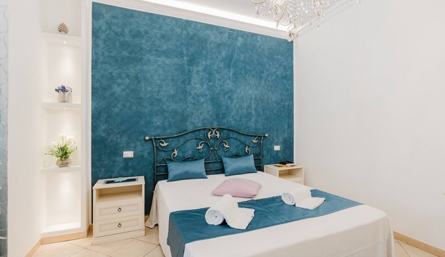 Bed and Breakfast 'Le Ortensie Blu' with Shared Terrace, Wi-Fi and Air Conditioning