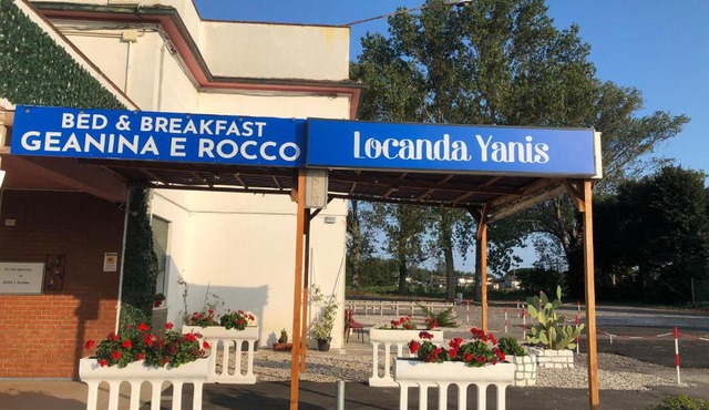 BED AND BREAKFAST da Geanina è Rocco - LOCANDA YANIS