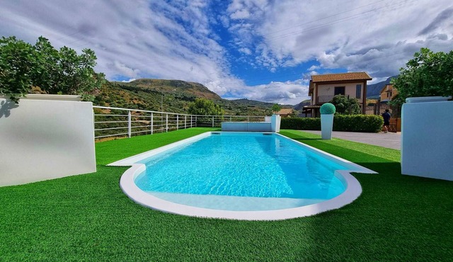 Between Palermo and Cefalù quiet context, villa with pool - wifi
