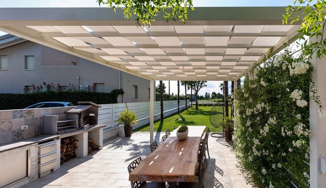 Bright and Modern – Damasco Three-Room Apartment