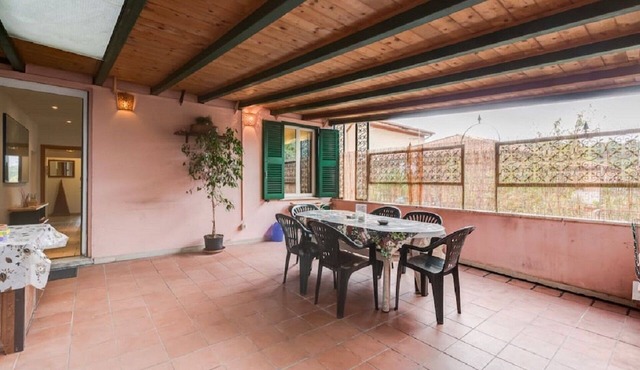 Bright and spacious, 6 + 3 beds, three bedrooms two bathrooms, free WiFi, near Rome EUR